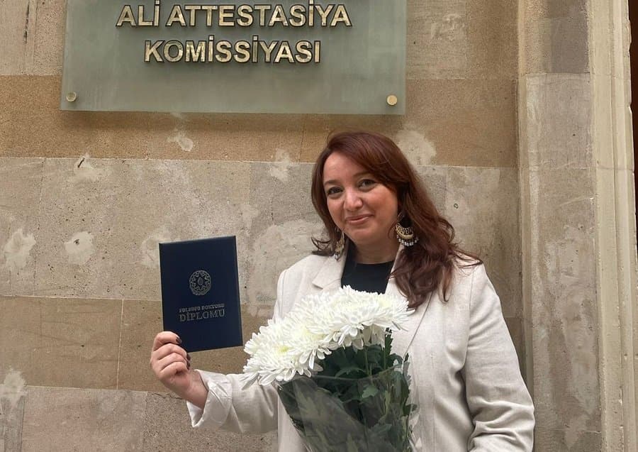 İqtisadiyyat İnstitutunun əməkdaşına “Fəlsəfə doktoru” diplomu təqdim olunub