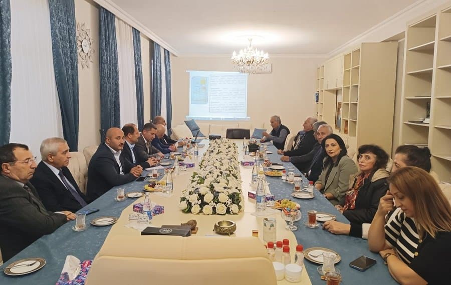 İqtisadiyyat İnstitutunun bir qrup əməkdaşı Neft-Kimya Prosesləri İnstitutunda olub 5