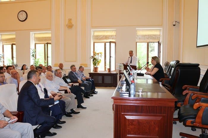 AMEA İctimai Elmlər Bölməsi ilə İqtisadiyyat İnstitutunun Elmi Şurasının birgə iclası 10.07.2015 9