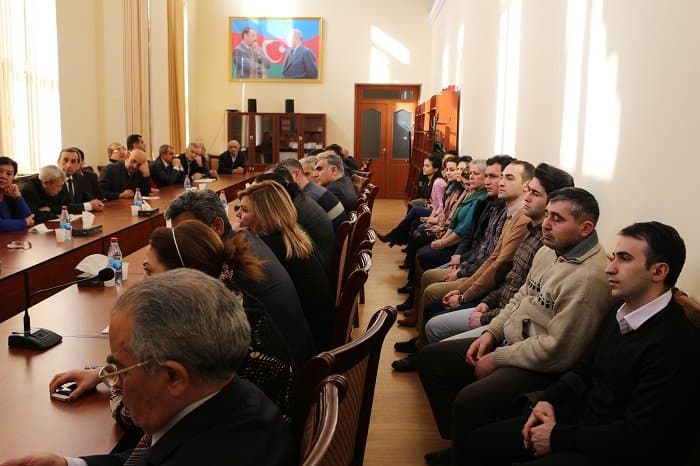 F.e.d. Füzuli Qurbanovun “2017-ci ilin qlobal riskləri: fəlsəfi baxış” mövzusunda təqdimatı 24.02.2017 4