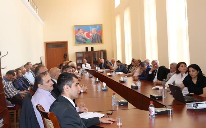 Latviyalı ekspertlərlə birgə qanun layihələrinin müzakirəsi 08.10.2015 2