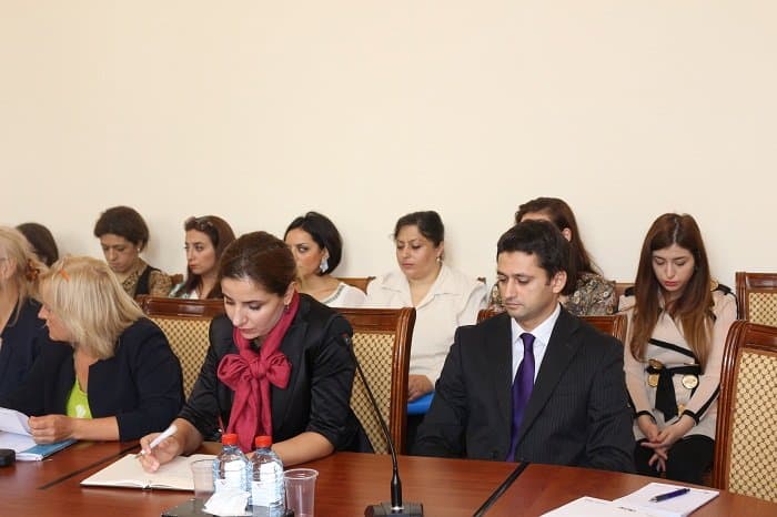 Latviyalı ekspertlərlə birgə qanun layihələrinin müzakirəsi 08.10.2015 7