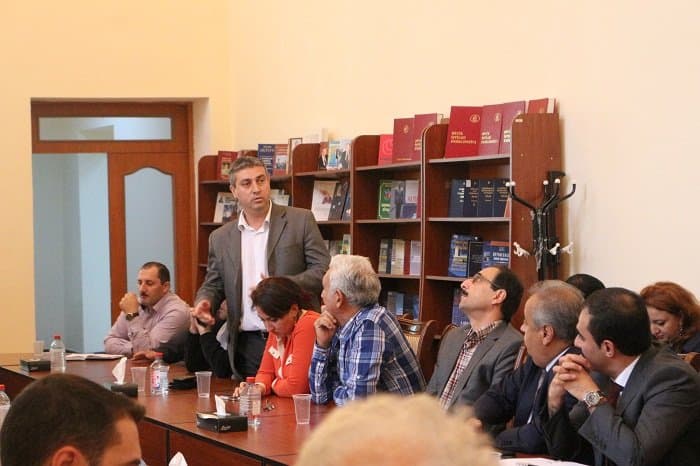 Latviyalı ekspertlərlə birgə qanun layihələrinin müzakirəsi 08.10.2015 10
