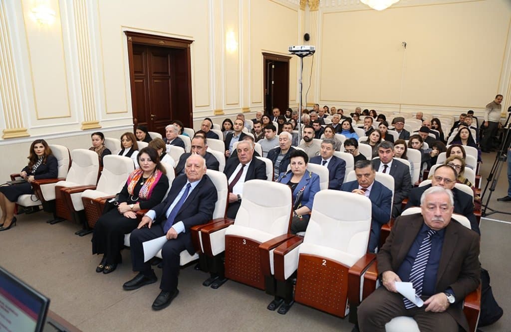 İqtisadiyyat İnstitutunun elmi katibi AMEA-nın İctimai Elmlər Bölməsində çıxış edib 3