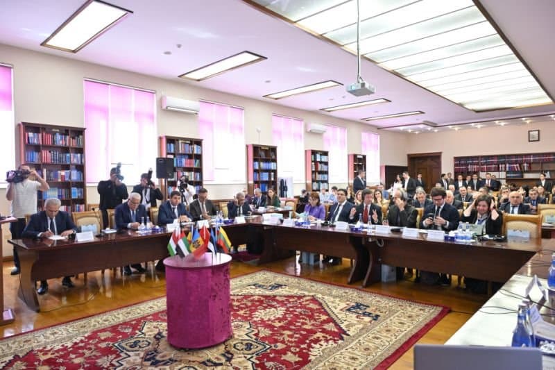 İqtisadiyyat İnstitutunun alimləri Bakı Biznes Universitetində beynəlxalq elmi-praktik konfransda iştirak ediblər