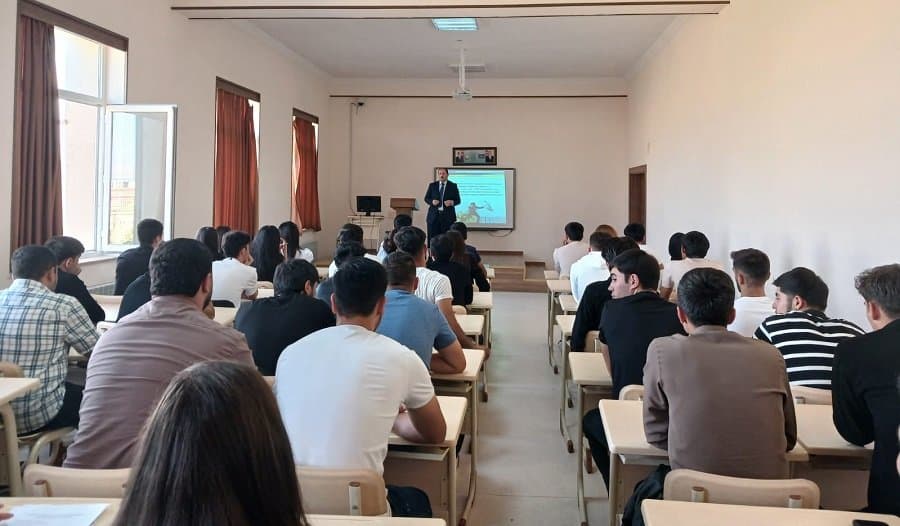 İqtisadiyyat İnstitutunun alimləri Naxçıvan Dövlət Universitetinin tələbələrinə mühazirə oxuyublar