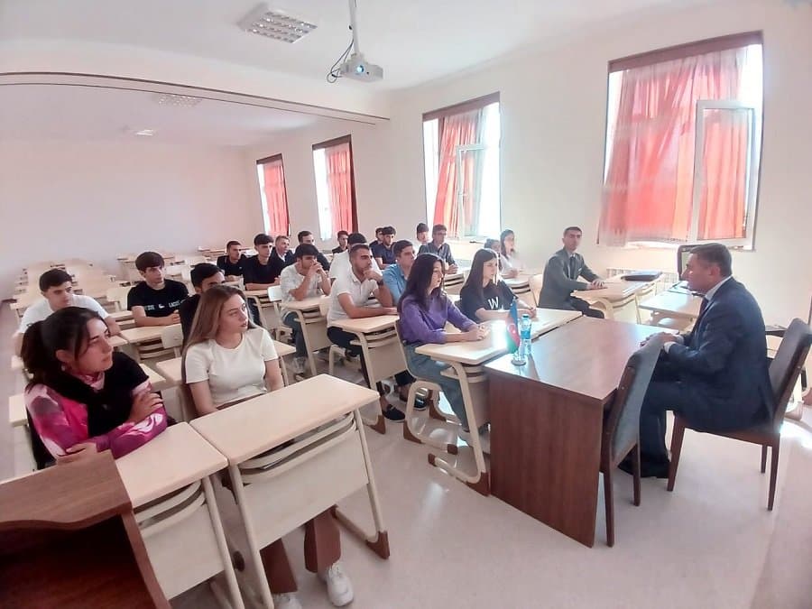 İqtisadiyyat İnstitutunun alimləri Naxçıvan Dövlət Universitetinin tələbələrinə mühazirə oxuyublar 2