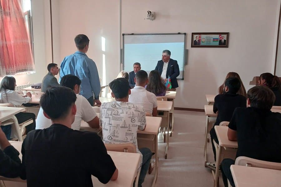 İqtisadiyyat İnstitutunun alimləri Naxçıvan Dövlət Universitetinin tələbələrinə mühazirə oxuyublar 3