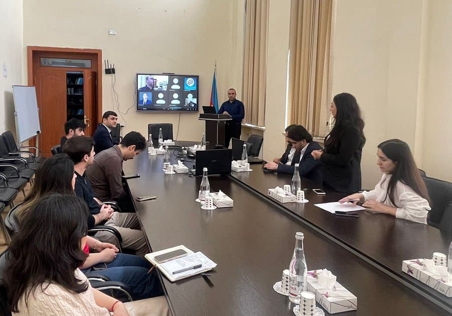 Gənc Alimlər və Mütəxəssislər Şurasında WUF13 Forumuna həsr olunmuş müzakirələr aparılıb 4