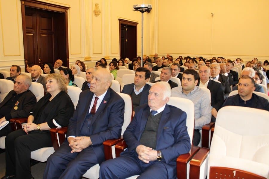 İqtisadiyyat İnstitutunun yaradılmasının 67 illiyi münasibəti ilə tədbir keçirilib 8