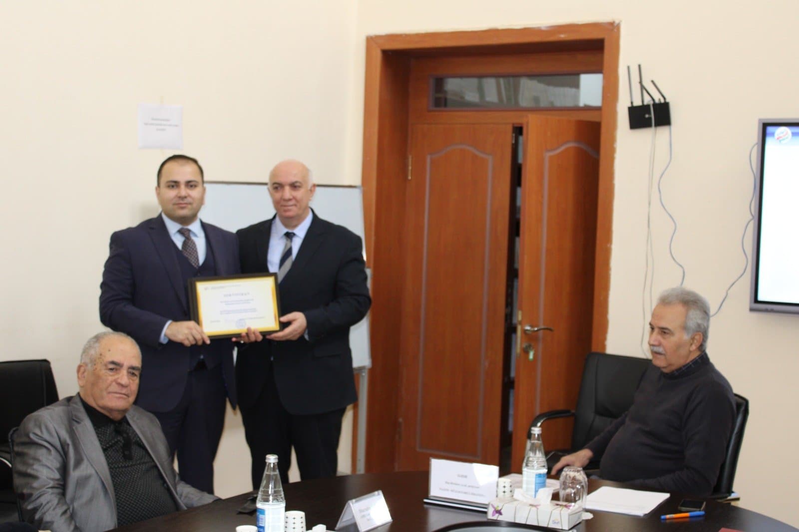 Bakı Biznes Universitetinin magistrantlarına İqtisadiyyat İnstitutunun sertifikatı verilib 2
