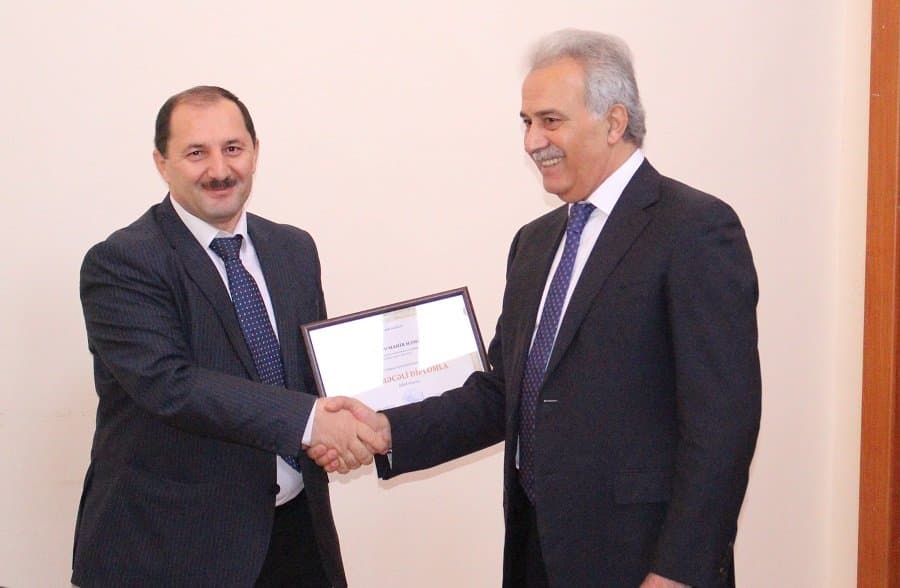 İqtisadiyyat İnstitutunda Zəfər Bayramına həsr olunmuş müsabiqənin qalibləri mükafatlandırılıblar 2