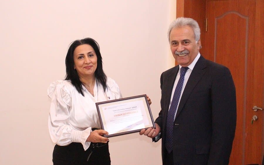 İqtisadiyyat İnstitutunda Zəfər Bayramına həsr olunmuş müsabiqənin qalibləri mükafatlandırılıblar 5