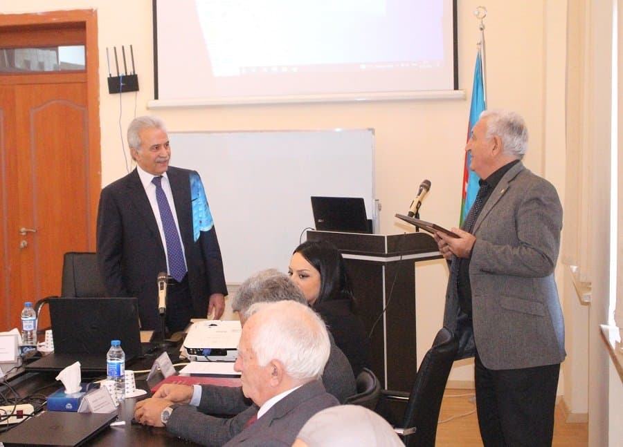 İqtisadiyyat İnstitutunda Zəfər Bayramına həsr olunmuş müsabiqənin qalibləri mükafatlandırılıblar 7