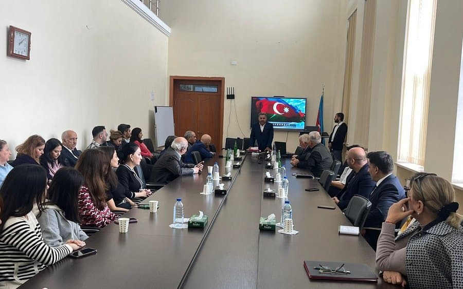İqtisadiyyat İnstitutunda 18 Oktyabr - Müstəqilliyin Bərpası Gününə həsr olunmuş tədbir keçirilib