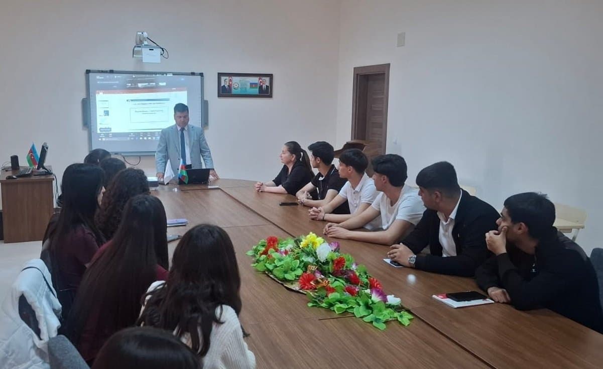 İqtisadiyyat İnstitutunun professoru Naxçıvan Dövlət Universitetində seminarda çıxış edib 2
