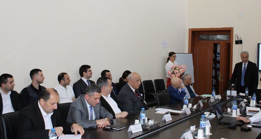 Elmi Şuranın iclası keçirilib 3