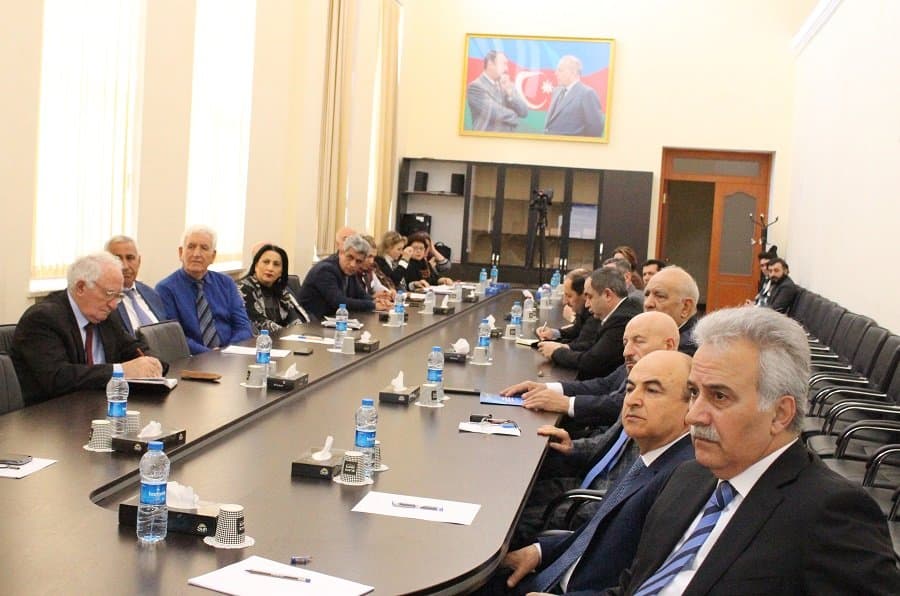 İqtisadiyyat İnstitutunda elmin maliyyələşdirilməsinin yeni mexanizmi ilə bağli pilot layihənin nəticələri müzakirə olunub 10