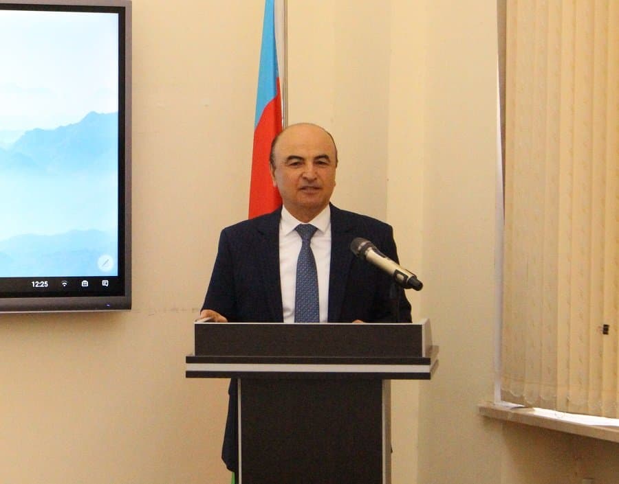 İqtisadiyyat İnstitutunda elmin maliyyələşdirilməsinin yeni mexanizmi ilə bağli pilot layihənin nəticələri müzakirə olunub 8