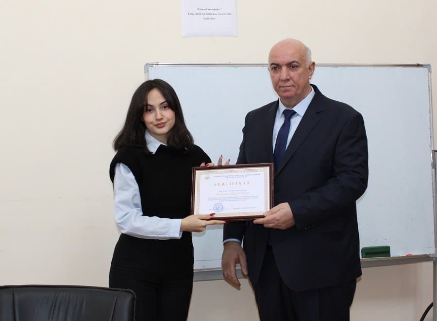 Elmi Şuranın iclasında magistrlara sertifikat verilib, elmi şöbələrin hesabatları dinlənilib 2