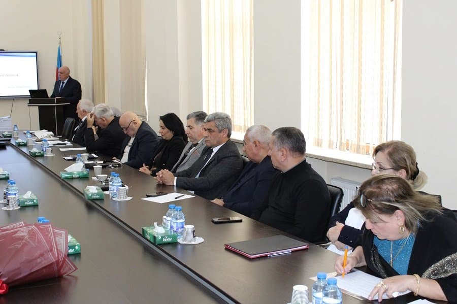 Elmi Şuranın iclasında magistrlara sertifikat verilib, elmi şöbələrin hesabatları dinlənilib 4