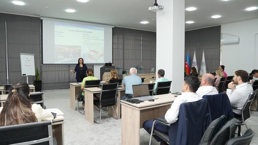 İqtisadiyyat İnstitutunun əməkdaşları Azərbaycan Əmək və Sosial Münasibətlər Akademiyasında təlimdə iştirak ediblər